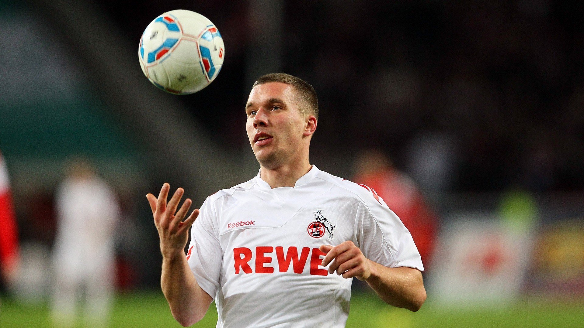 爱游戏体育官方网站-俱乐部与品牌方合作推出青训装备补贴计划减轻家庭负担，青训俱乐部名字